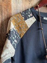Load image into Gallery viewer, Blayr Crew Sweatshirt