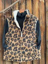 Load image into Gallery viewer, Hylla Reverisble Vest {Leopard}