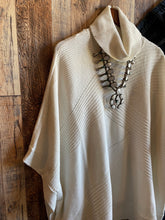 Load image into Gallery viewer, Ottawa Poncho {White}